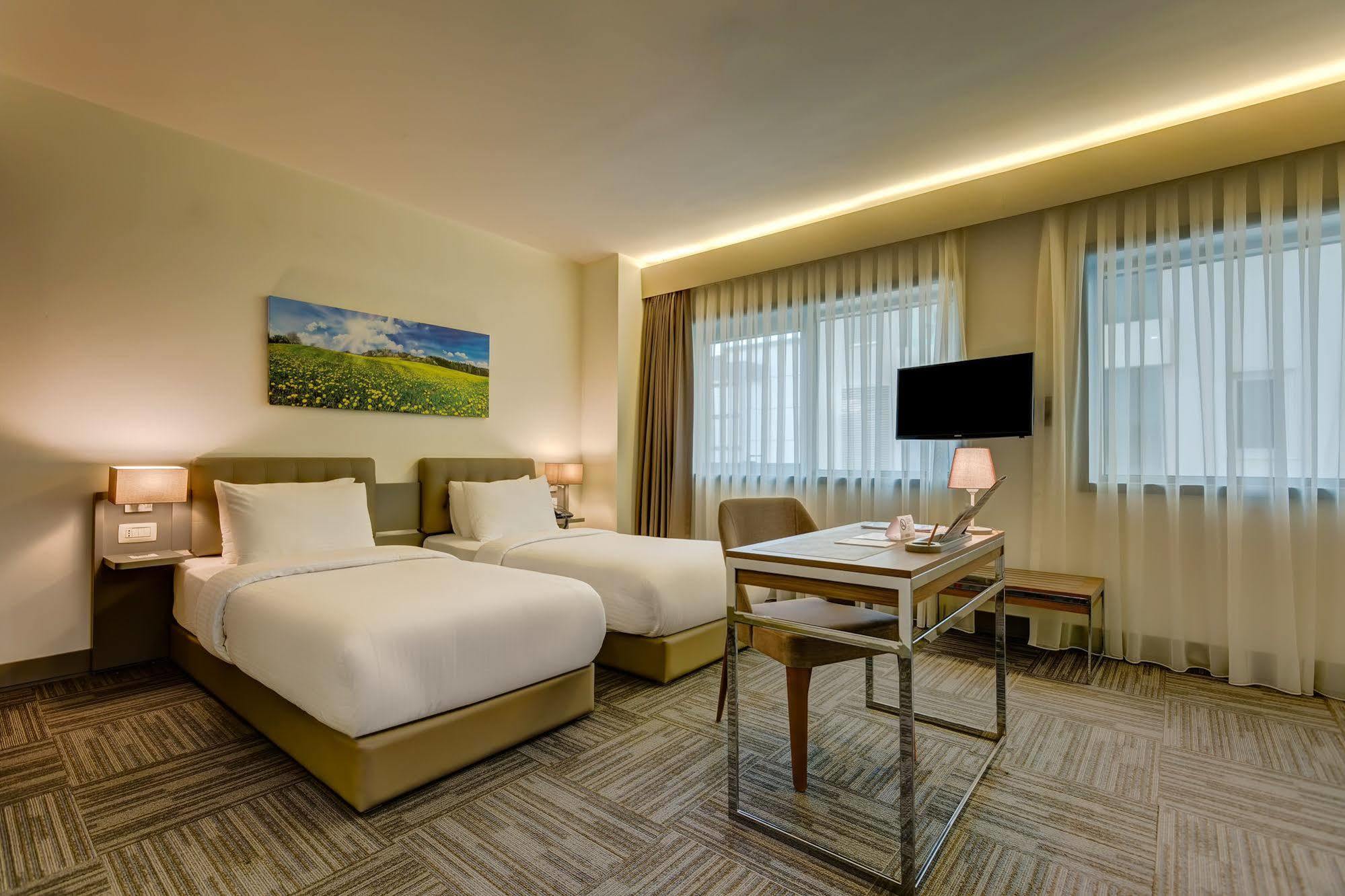 Plus Hotel Bostanci Atasehir Istanbul Exterior foto