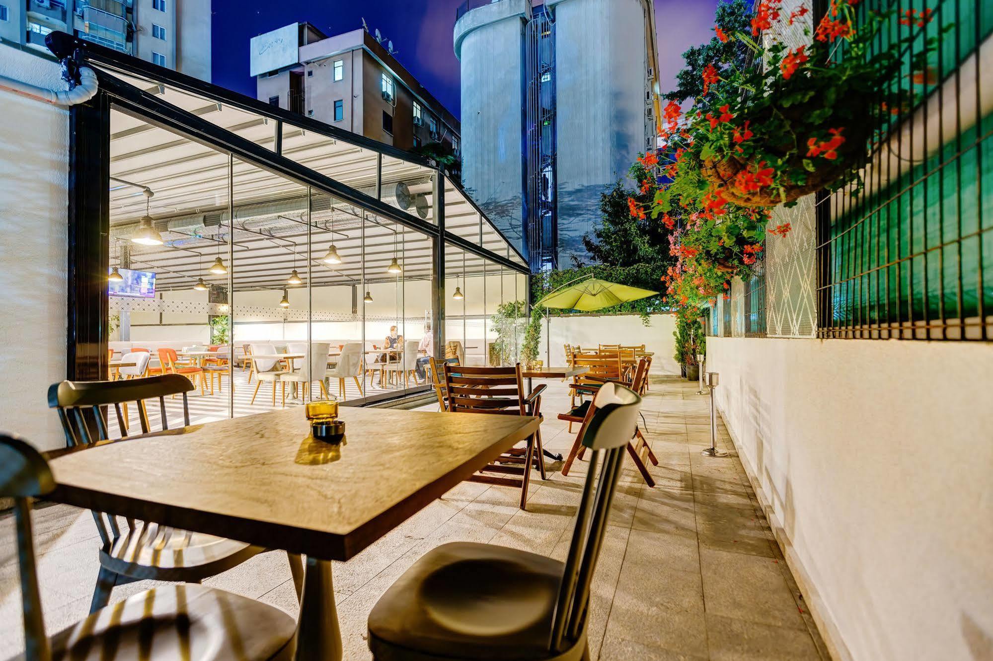 Plus Hotel Bostanci Atasehir Istanbul Exterior foto